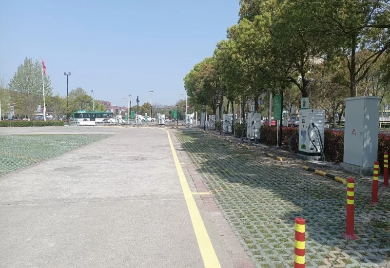 Public facilities and highway charging stations